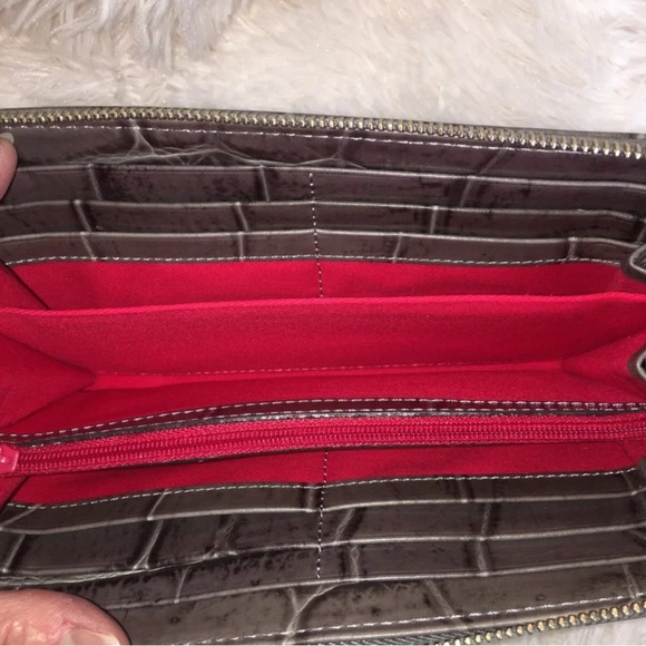 Dooney & Bourke NWOT Denison Croco Leather Cameron Satchel w/matching Wristlet - Picture 9 of 12